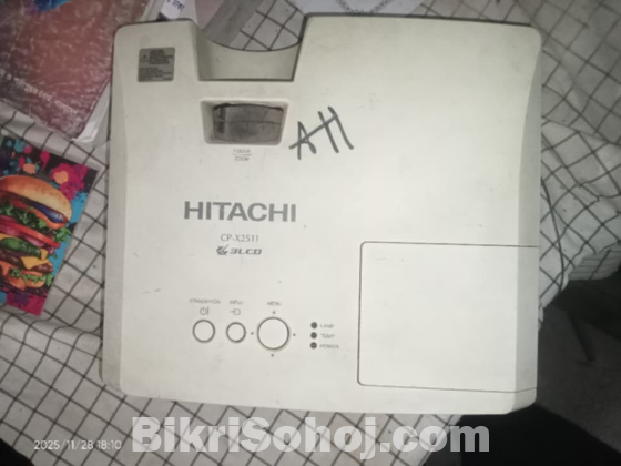 Hitachi cp x 25 projector